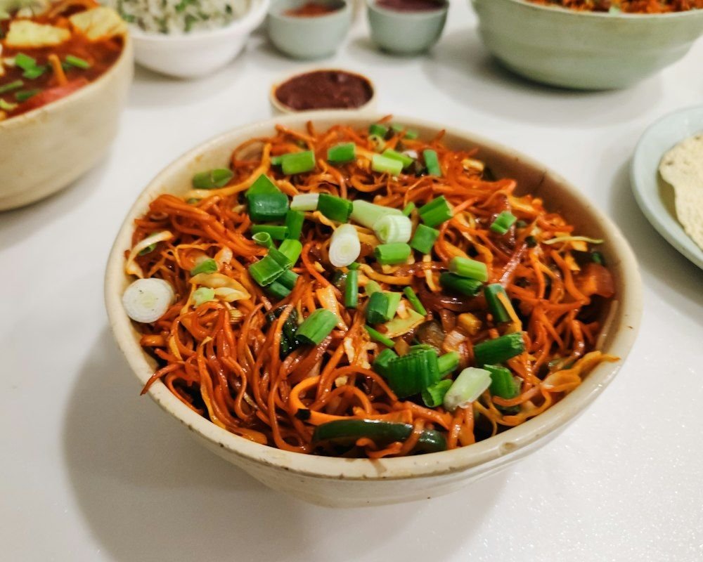 Egg Chicken Hakka Noodles